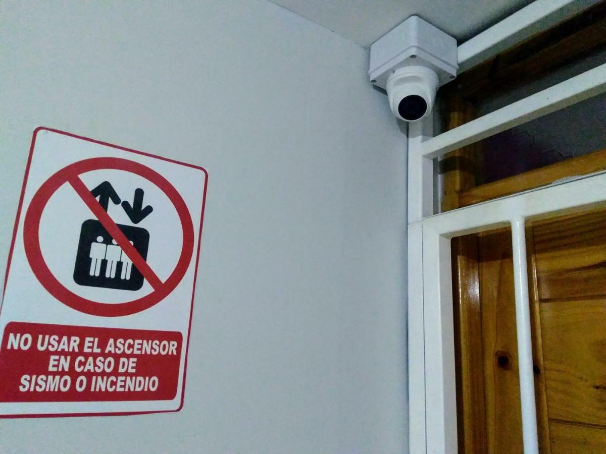 En El Centro Con Cochera Трухильо Экстерьер фото